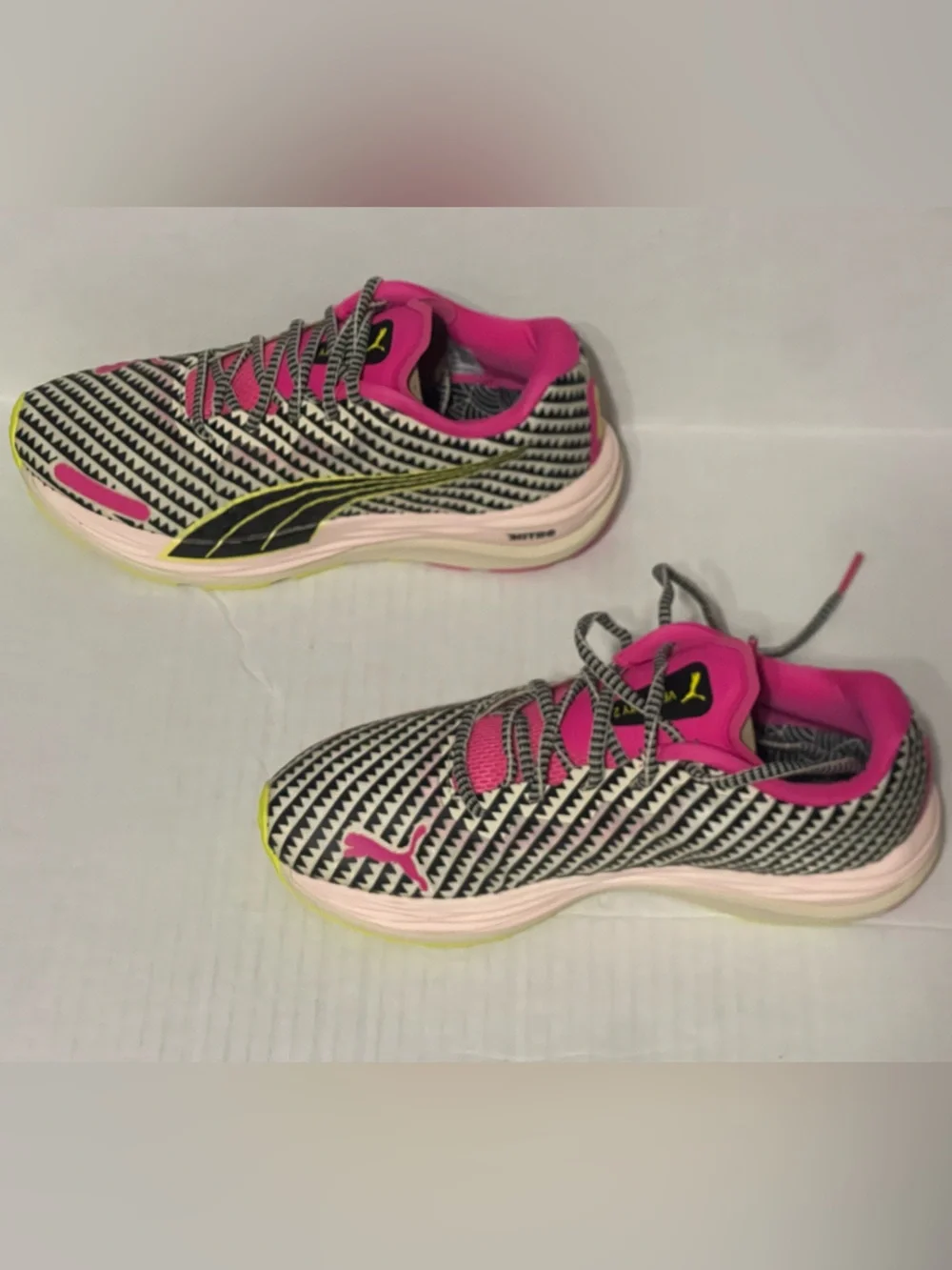 Puma x LEMLEM Velocity Nitro 2-Women’s 7.5-Ghost Pepper/Black/Pink Glimmer-NIB